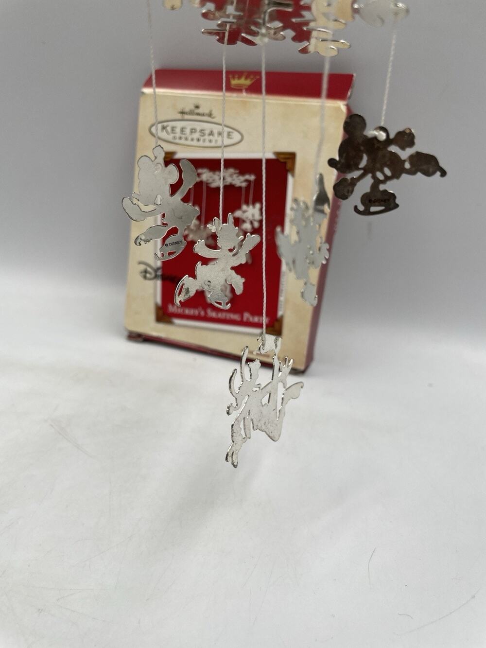 Hallmark Keepsake Ornament Disney Mickey's Skating Party 2002